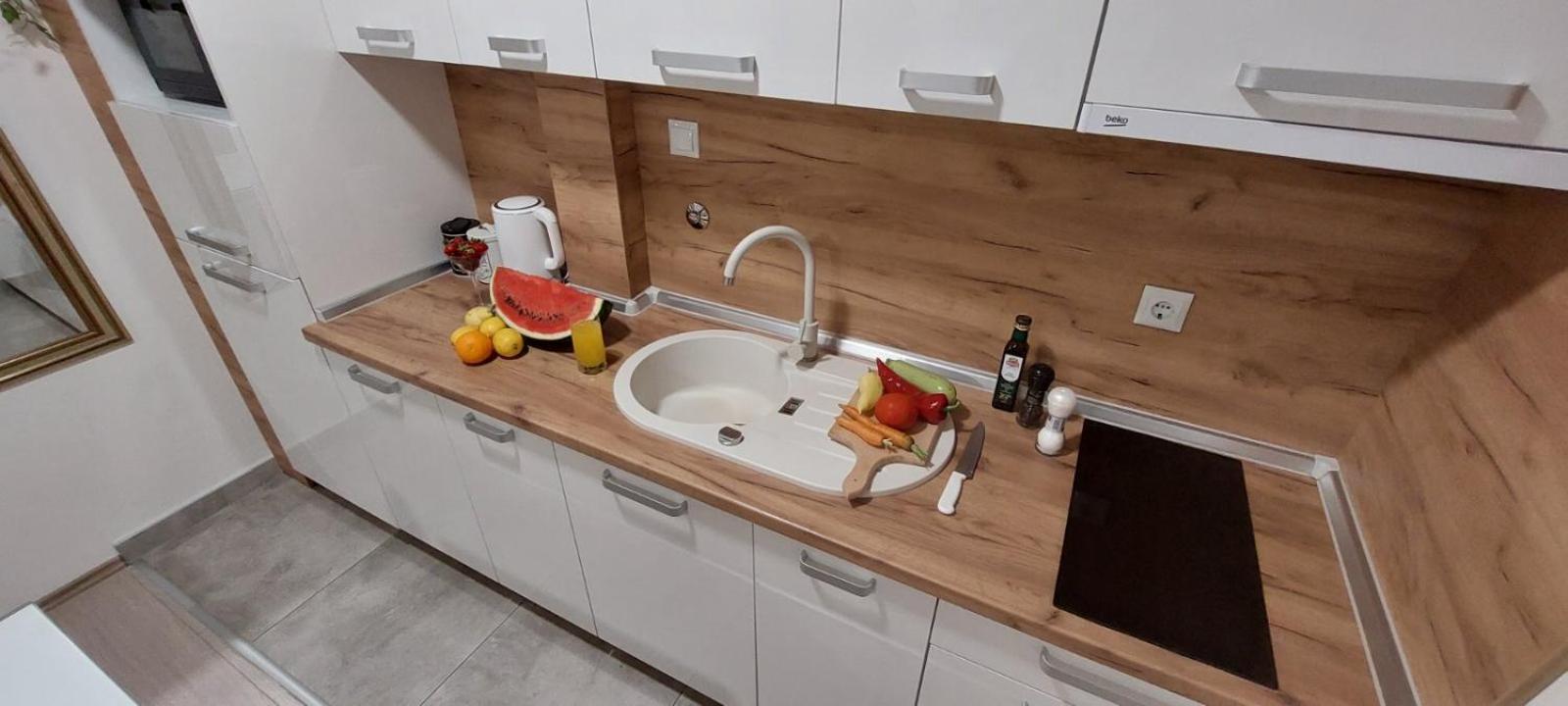 Apartmani Abbazia Banja Luka Habitación foto